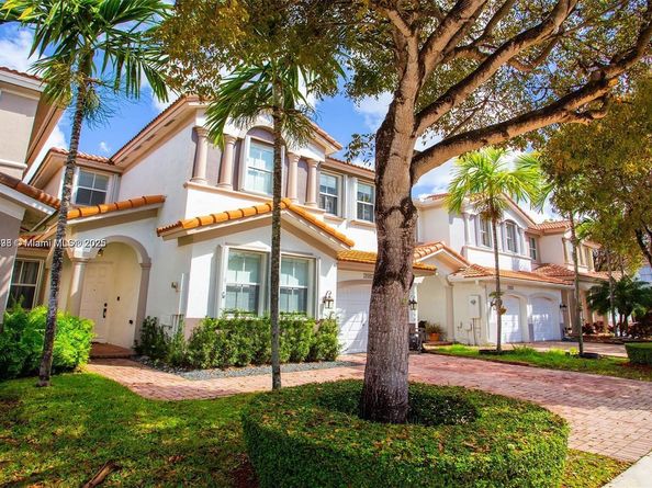 10857 NW 84th St, Doral FL 33178