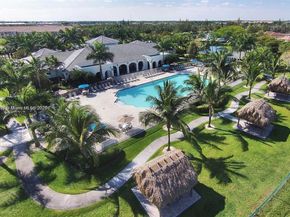 10857 NW 84th St, Doral FL 33178