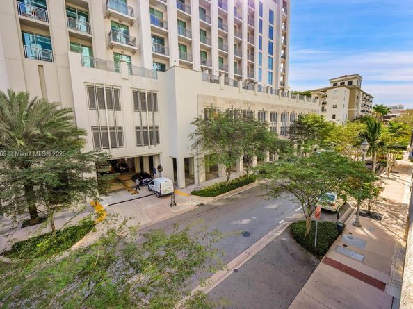301 Altara Ave 201, Coral Gables FL 33146