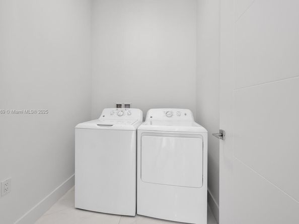 301 Altara Ave 201, Coral Gables FL 33146