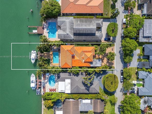 425 N Shore Dr, Miami Beach FL 33141