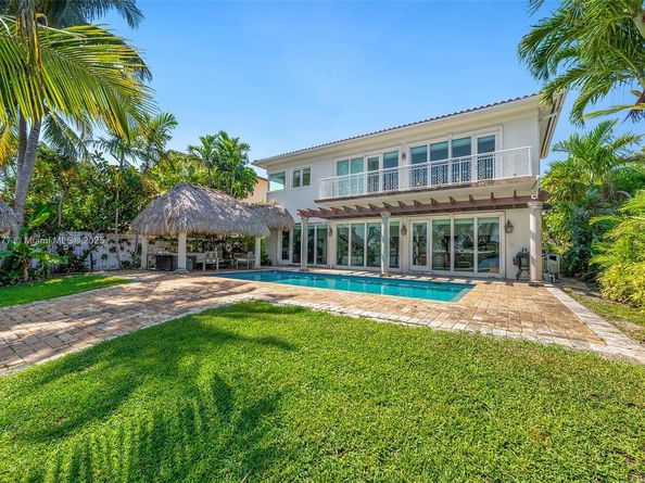 425 N Shore Dr, Miami Beach FL 33141