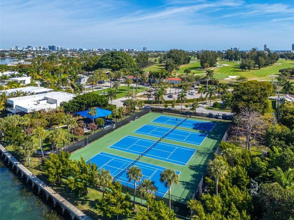 425 N Shore Dr, Miami Beach FL 33141