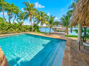 425 N Shore Dr, Miami Beach FL 33141