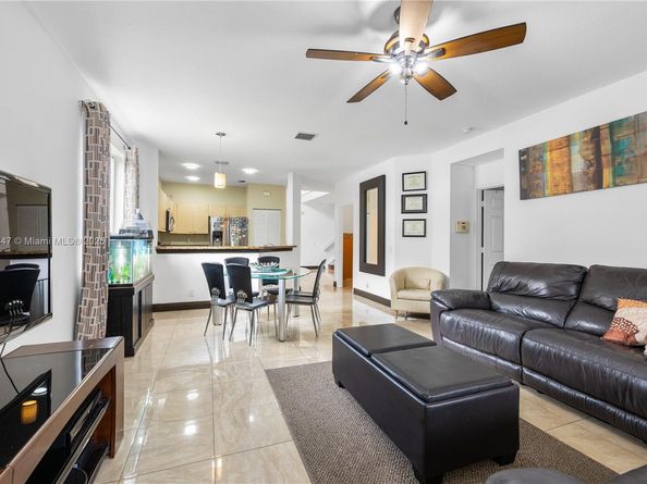 1199 Golden Cane Dr, Weston FL 33327