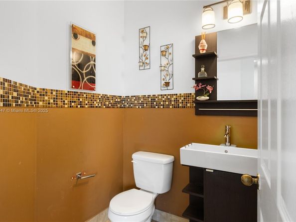 1199 Golden Cane Dr, Weston FL 33327