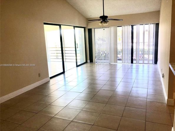 5995 Washington St 233, Hollywood FL 33023