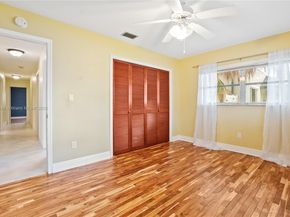 180 SW 125th Ave, Plantation FL 33325