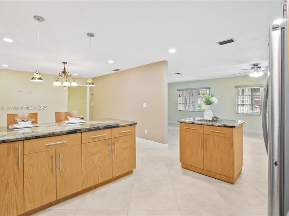 180 SW 125th Ave, Plantation FL 33325