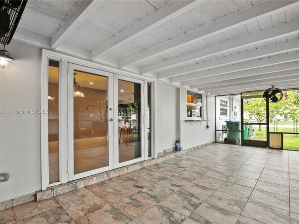 180 SW 125th Ave, Plantation FL 33325