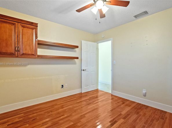 180 SW 125th Ave, Plantation FL 33325