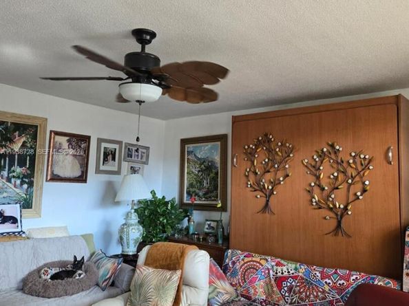 16801 NE 13th Ave 210, Miami FL 33162