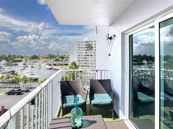 2475 NW 16th St Rd 518, Miami FL 33125