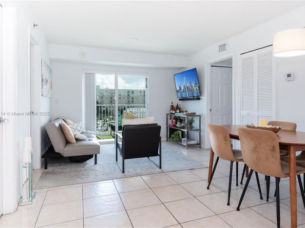 2475 NW 16th St Rd 518, Miami FL 33125