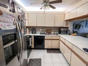 203 Liberty Ct, Deerfield Beach FL 33442