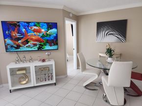 203 Liberty Ct, Deerfield Beach FL 33442