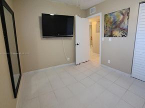 203 Liberty Ct, Deerfield Beach FL 33442