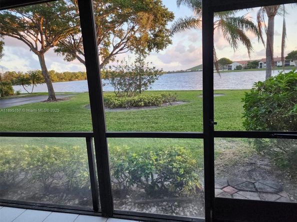 203 Liberty Ct, Deerfield Beach FL 33442