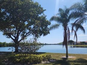 203 Liberty Ct, Deerfield Beach FL 33442