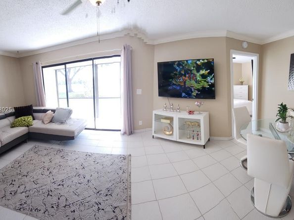 203 Liberty Ct, Deerfield Beach FL 33442