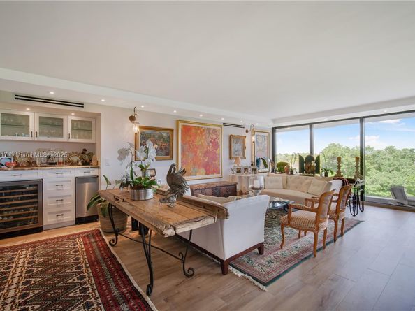 700 Coral Way 4, Coral Gables FL 33134