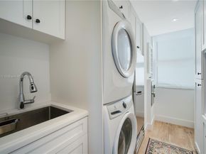 700 Coral Way 4, Coral Gables FL 33134