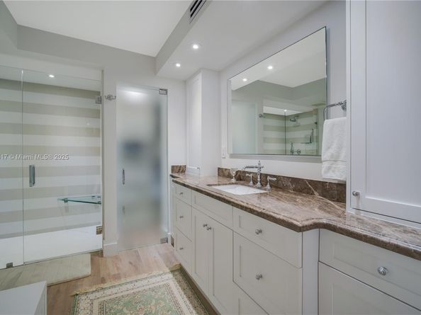 700 Coral Way 4, Coral Gables FL 33134
