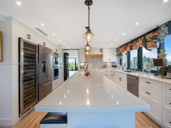 700 Coral Way 4, Coral Gables FL 33134