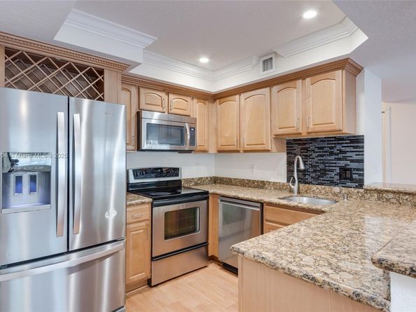 150 NE 15th Ave 140, Fort Lauderdale FL 33301