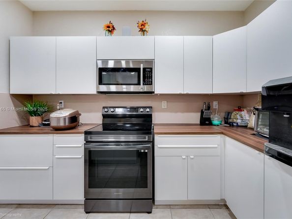 1433 SE 20th Rd, Homestead FL 33035