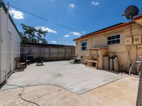 1331 N 69th Ave, Hollywood FL 33024