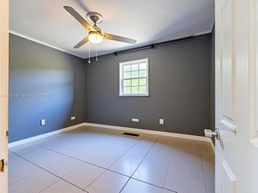 1331 N 69th Ave, Hollywood FL 33024