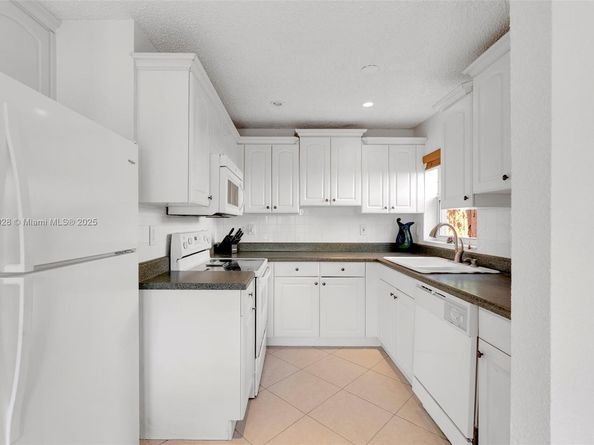 8012 SW 5th St 8012, North Lauderdale FL 33068