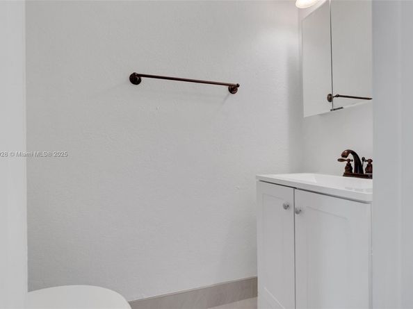 8012 SW 5th St 8012, North Lauderdale FL 33068
