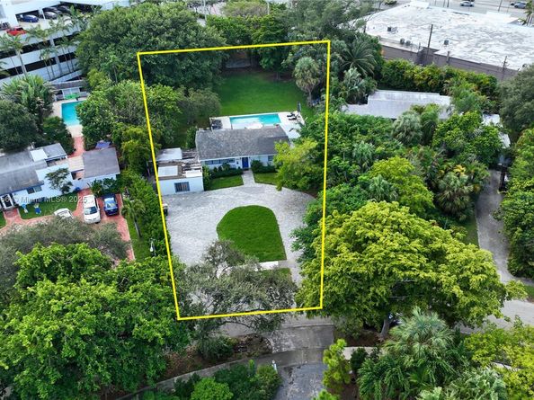 12500 Alamanda Dr, North Miami FL 33181