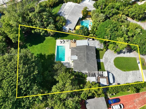 12500 Alamanda Dr, North Miami FL 33181