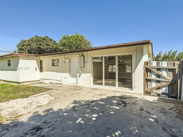 1753 NE 178th St, North Miami Beach FL 33162