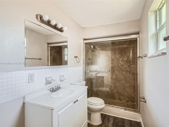 1753 NE 178th St, North Miami Beach FL 33162