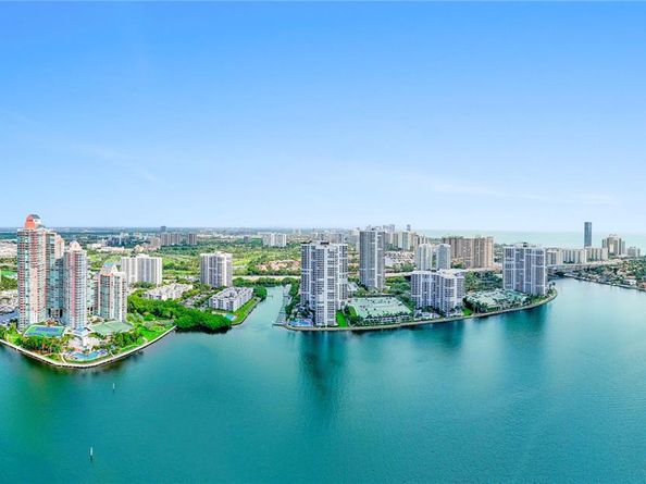 3600 Mystic Pointe Dr 306, Aventura FL 33180