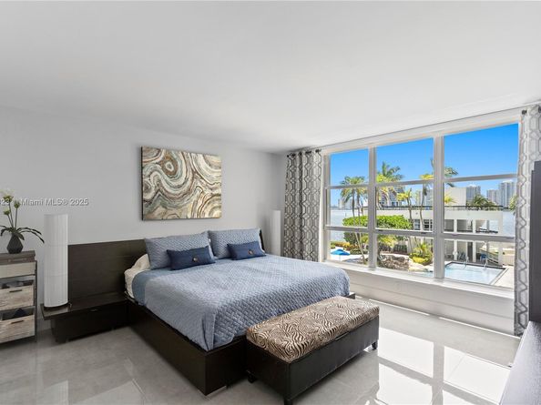 3600 Mystic Pointe Dr 306, Aventura FL 33180