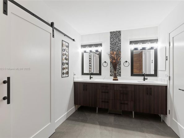 3600 Mystic Pointe Dr 306, Aventura FL 33180