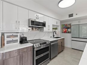 3600 Mystic Pointe Dr 306, Aventura FL 33180