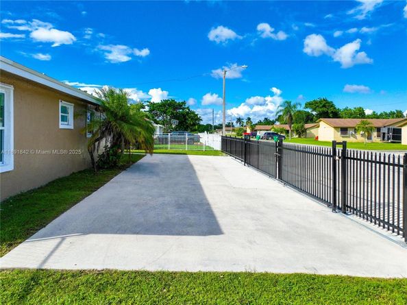 22230 SW 115th Ct, Miami FL 33170