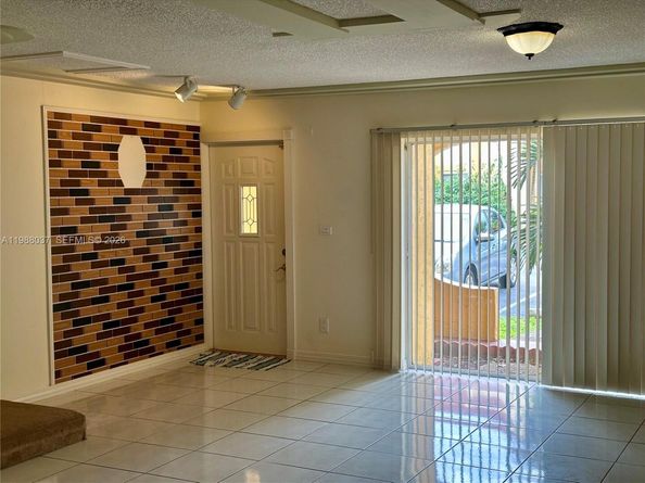 13705 SW 84th St F, Miami FL 33183