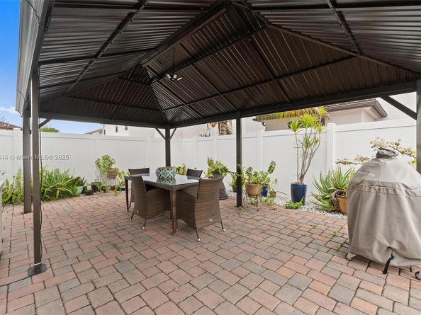 3521 W 92nd Pl, Hialeah FL 33018