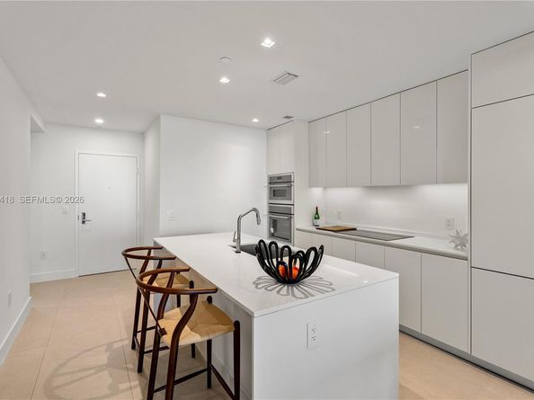 700 NE 24th St 2602, Miami FL 33137