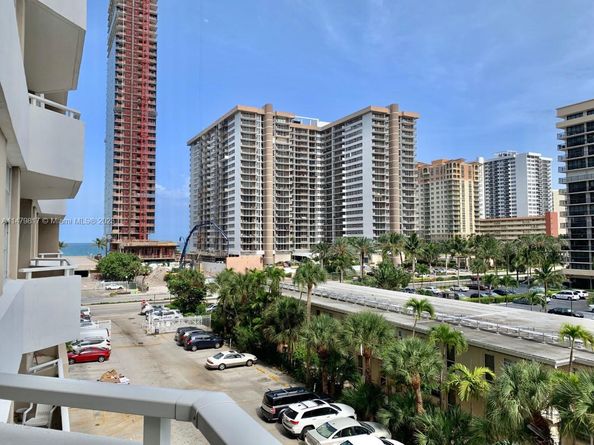 1985 S Ocean Dr 3C, Hallandale Beach FL 33009