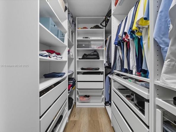 347 Fairmont Rd, Weston FL 33326