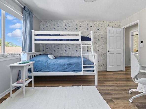 347 Fairmont Rd, Weston FL 33326