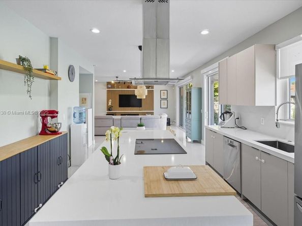 347 Fairmont Rd, Weston FL 33326